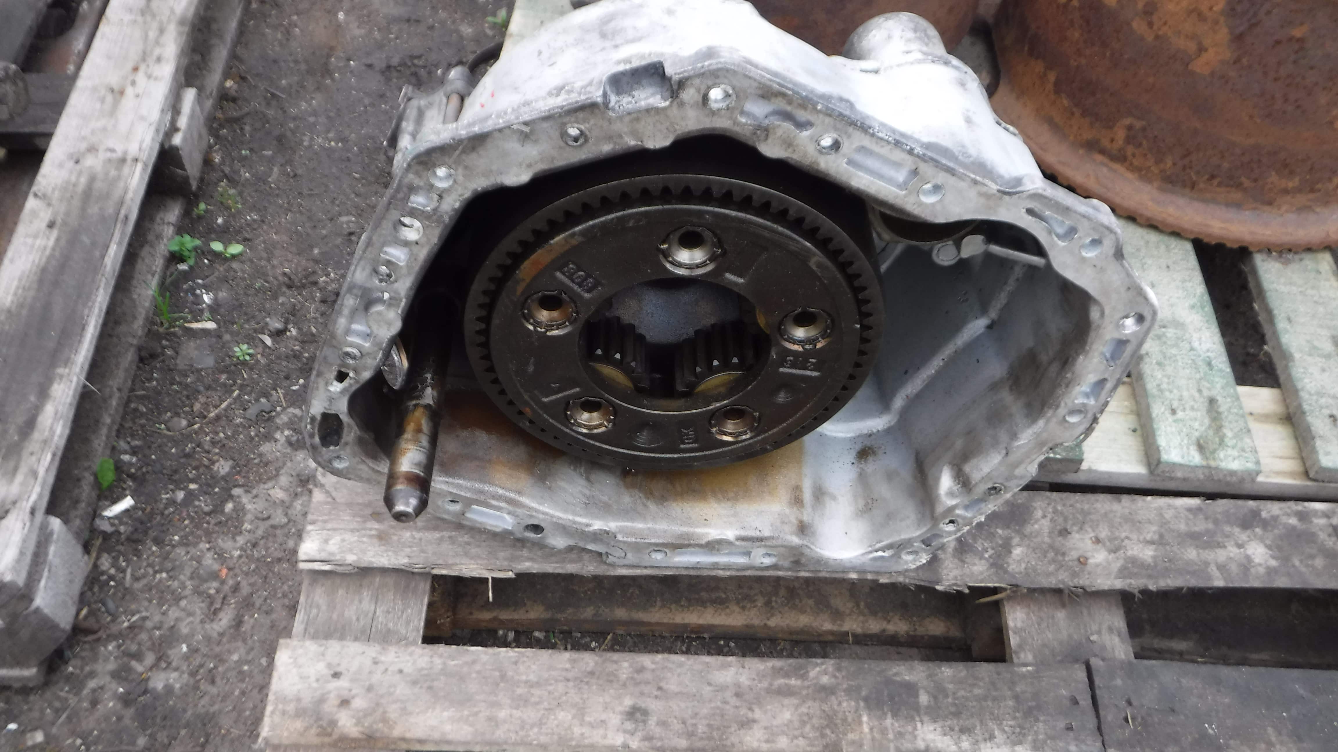 Корпус Делитель КПП Корпус планетарной передачи volvo VT2014 8172577
